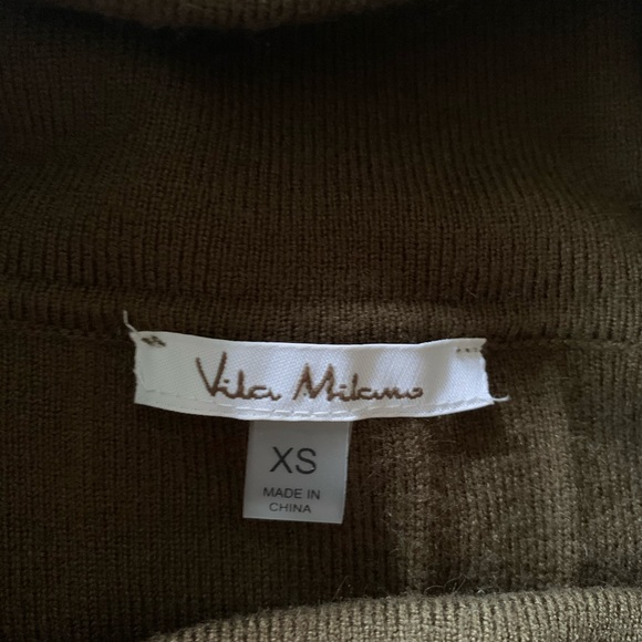 Turtleneck sweater - Picture 3 of 3